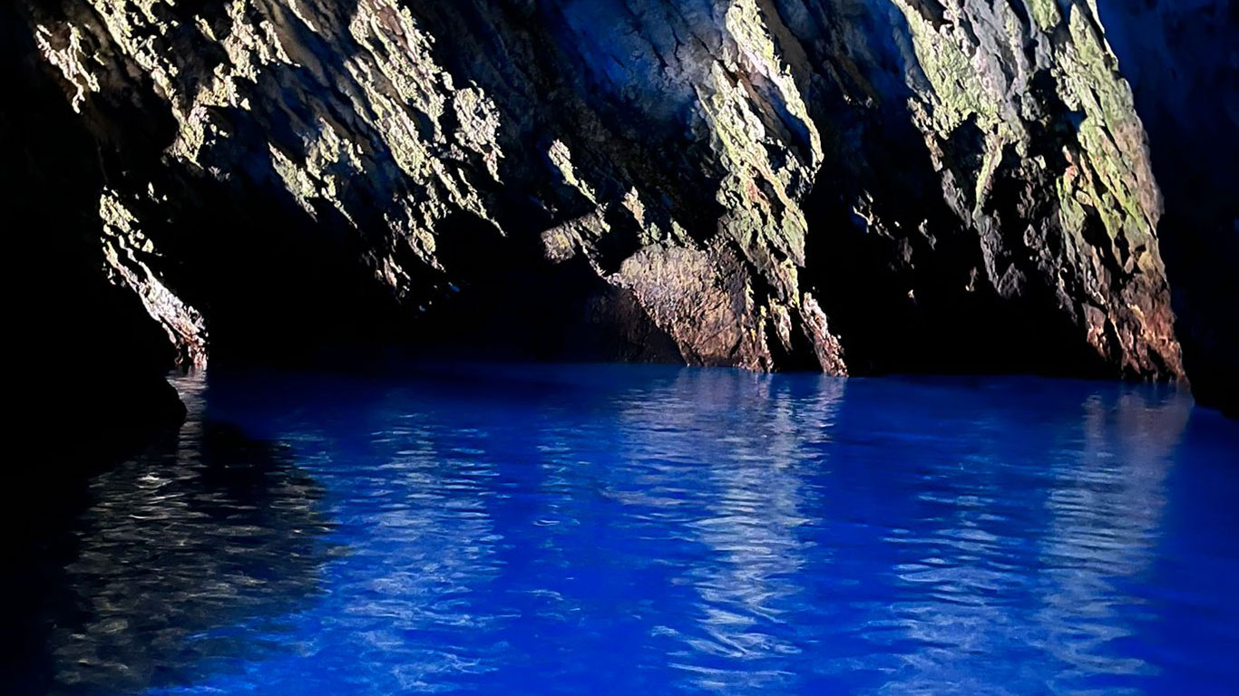 BLUE CAVE & 6 ISLAND COASTLINE CAVES